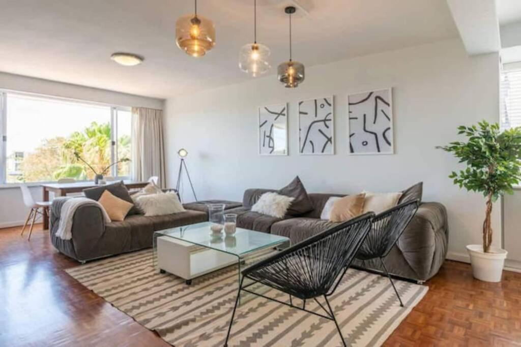 Spacious, Deluxe 3 Bed Point